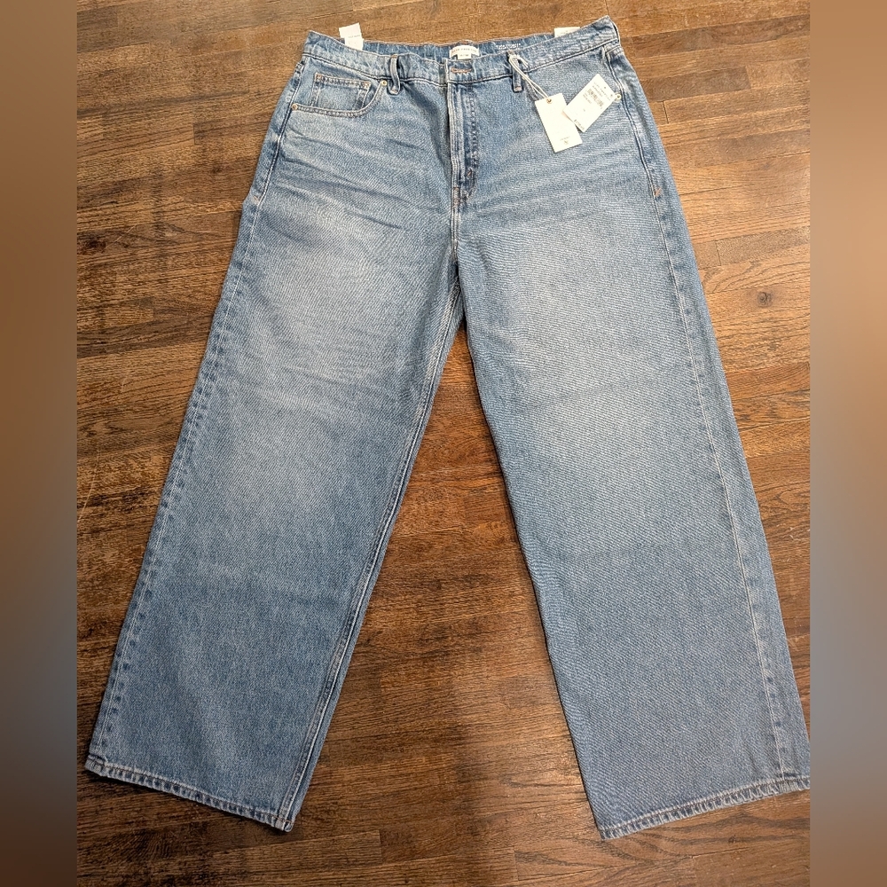 Good American Low Rise Baggy Jeans Color Indigo Size 14/30.5" Inseam.